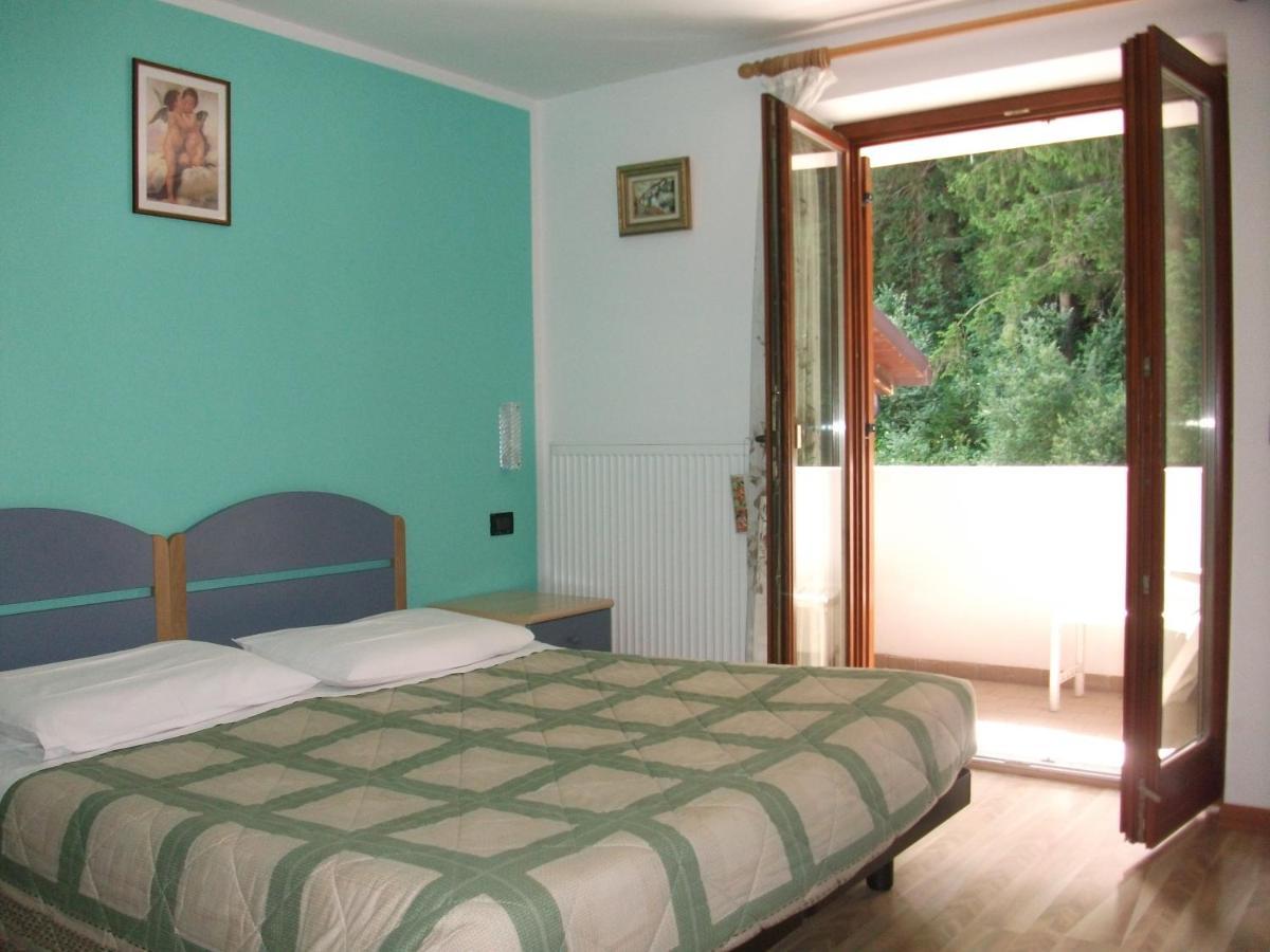 Hotel Genzianella Presenaio Екстериор снимка