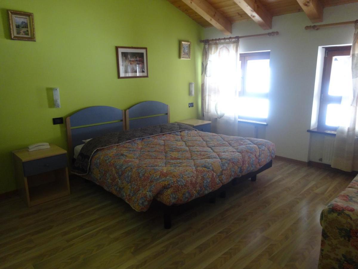 Hotel Genzianella Presenaio Екстериор снимка