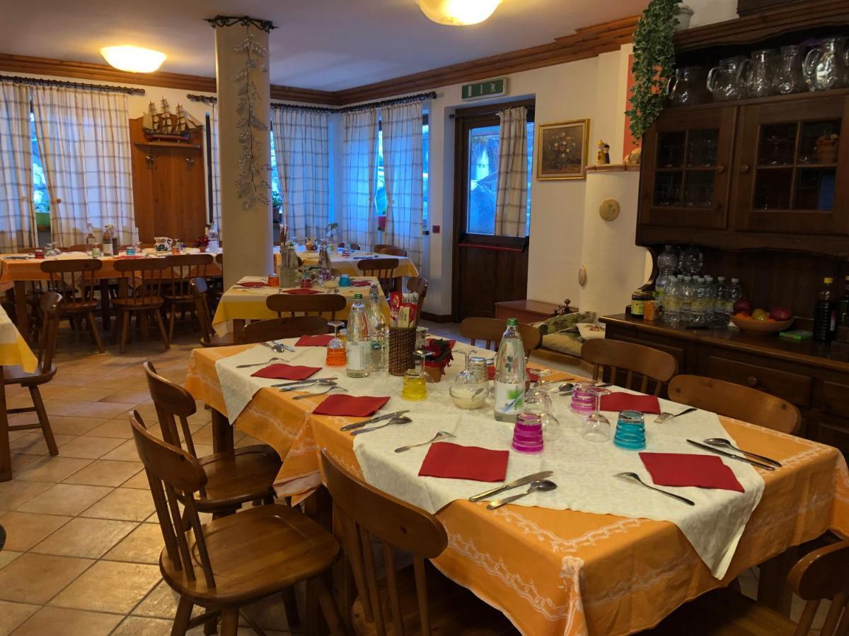 Hotel Genzianella Presenaio Екстериор снимка