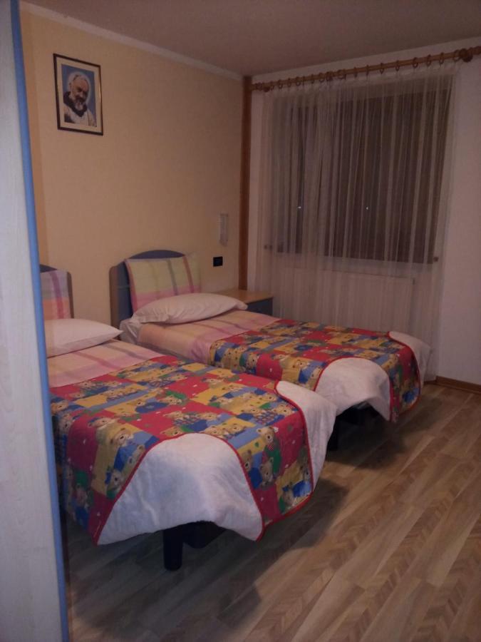 Hotel Genzianella Presenaio Екстериор снимка